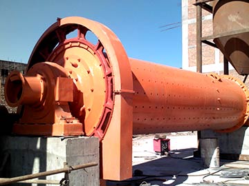 湖北江漢高產節(jié)能球磨機生產現(xiàn)場案例